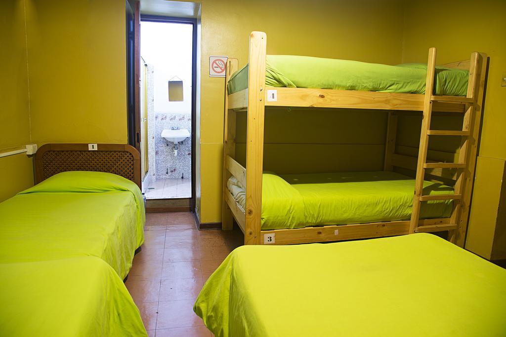 The House Project Backpackers Lima Room photo